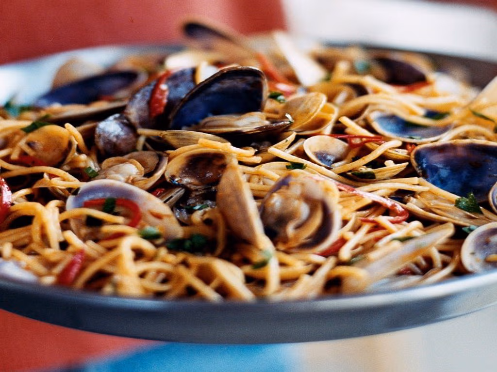 Seafood fideuà